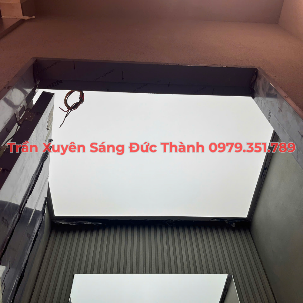 Thiết kế và thi công trần trắng xuyên sáng