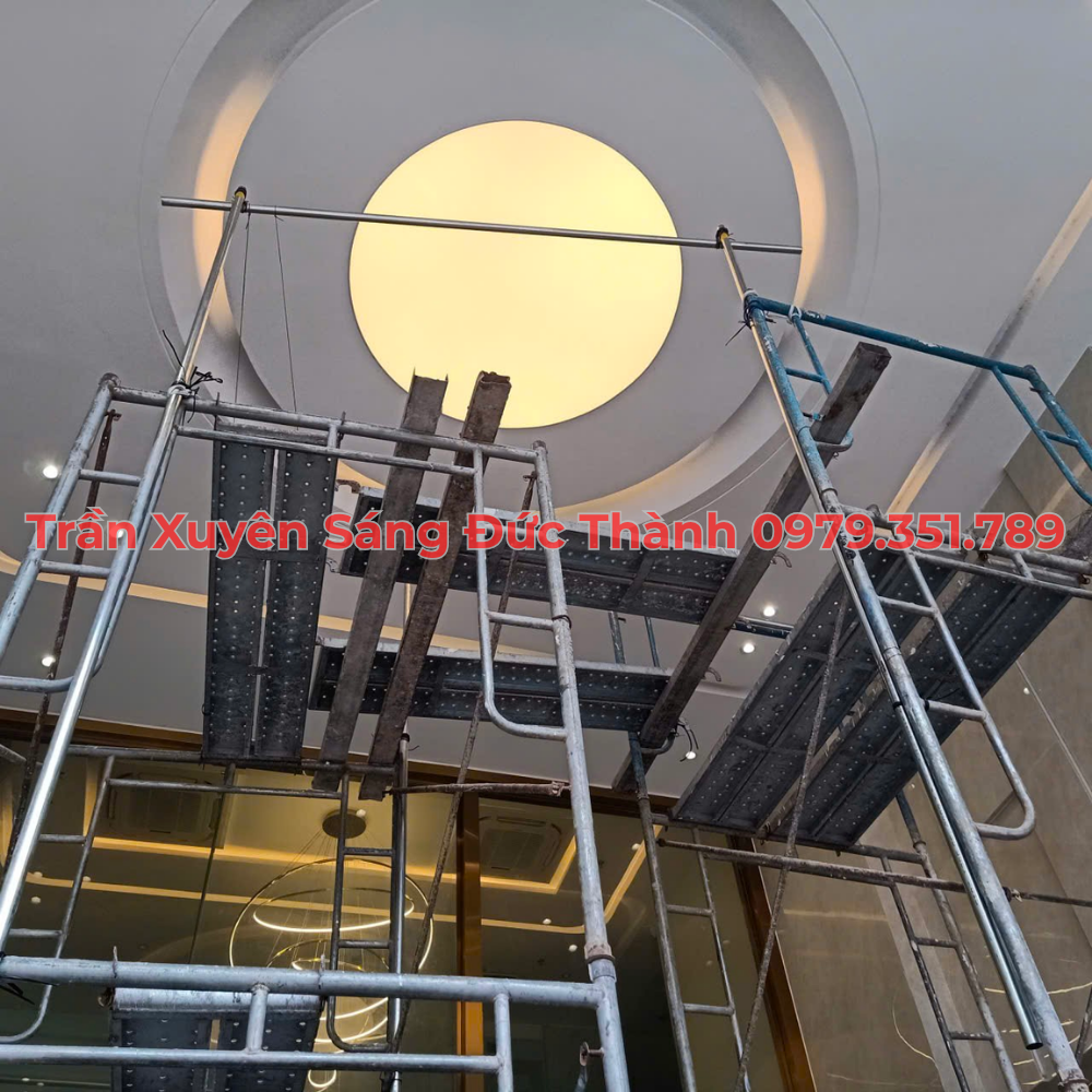 Tổng Quan Về Trần Trắng Xuyên Sáng
