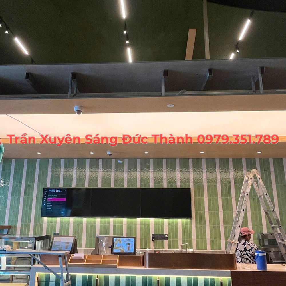 Tổng quan về trần xuyên sáng trong thiết kế showroom
